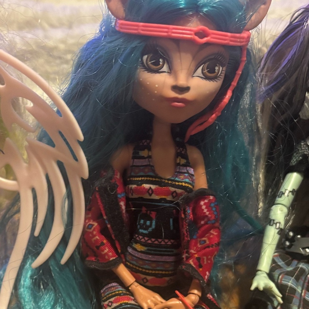 Monster High Doll dawndancer and batsy claro